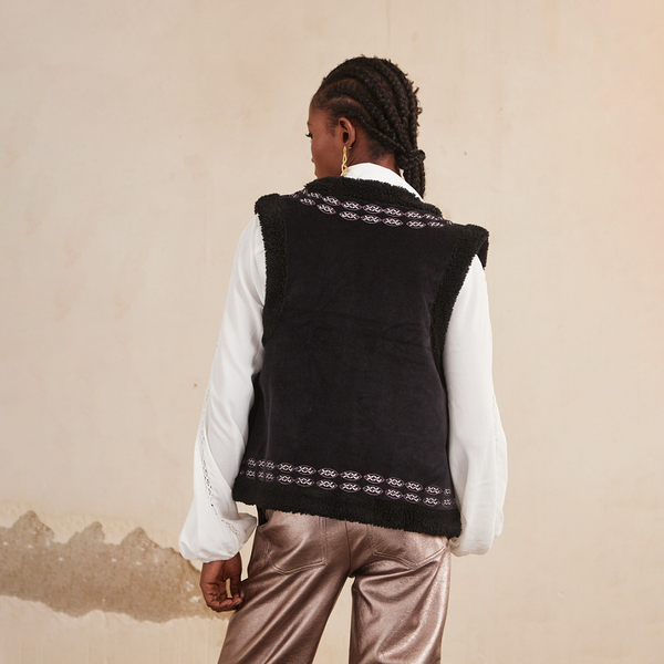 Black 'Sitara' Paisley Embroidered Vest by NKN Nekane – Curated Living