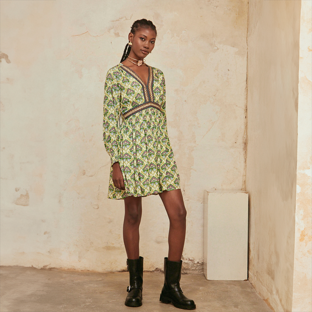 nkn nekane green dress NKN Nekane - JOMI langes Kleid mit floralem Muster
