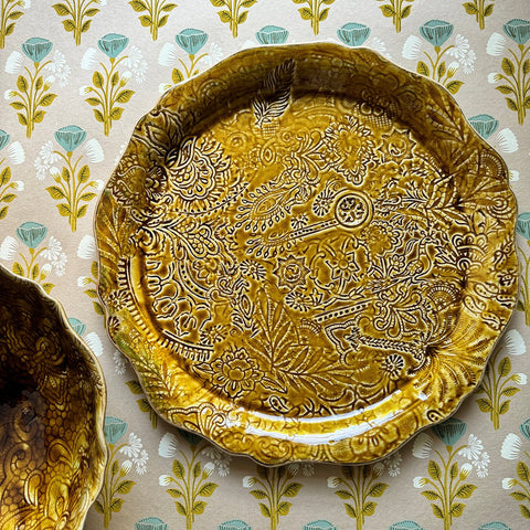 Arabesque 'Round Serving Pizza Plate' crackle glazed in 'Pineapple' by Sthal of Sweden - Curated Living