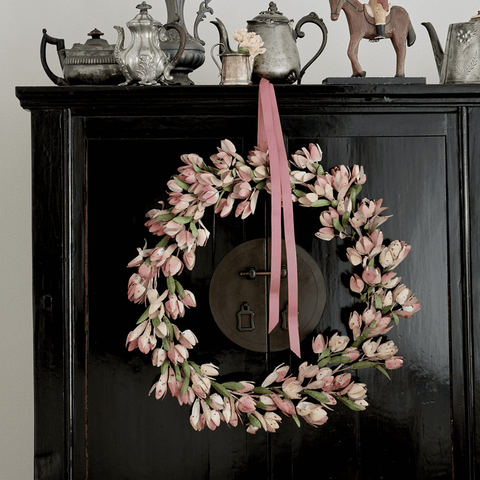 Tulip Wreath Blush. - Curated Living