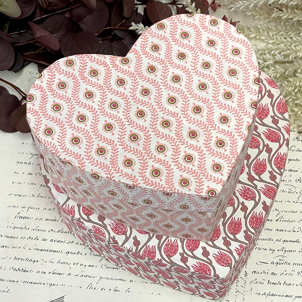 Set of 3 Heart Boxes. Lotus Ruby.
